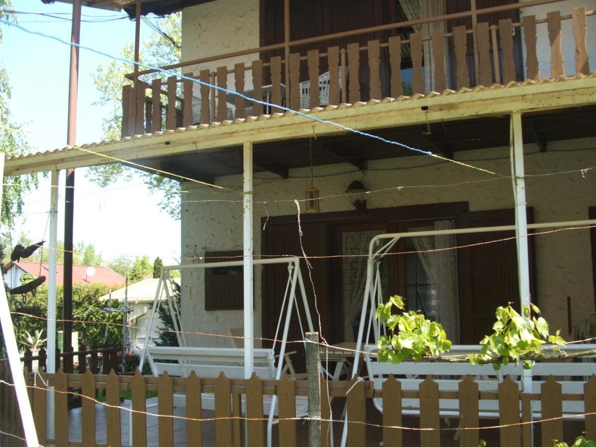 Agancs Vendeghaz Hotell Balatonszárszó Exteriör bild