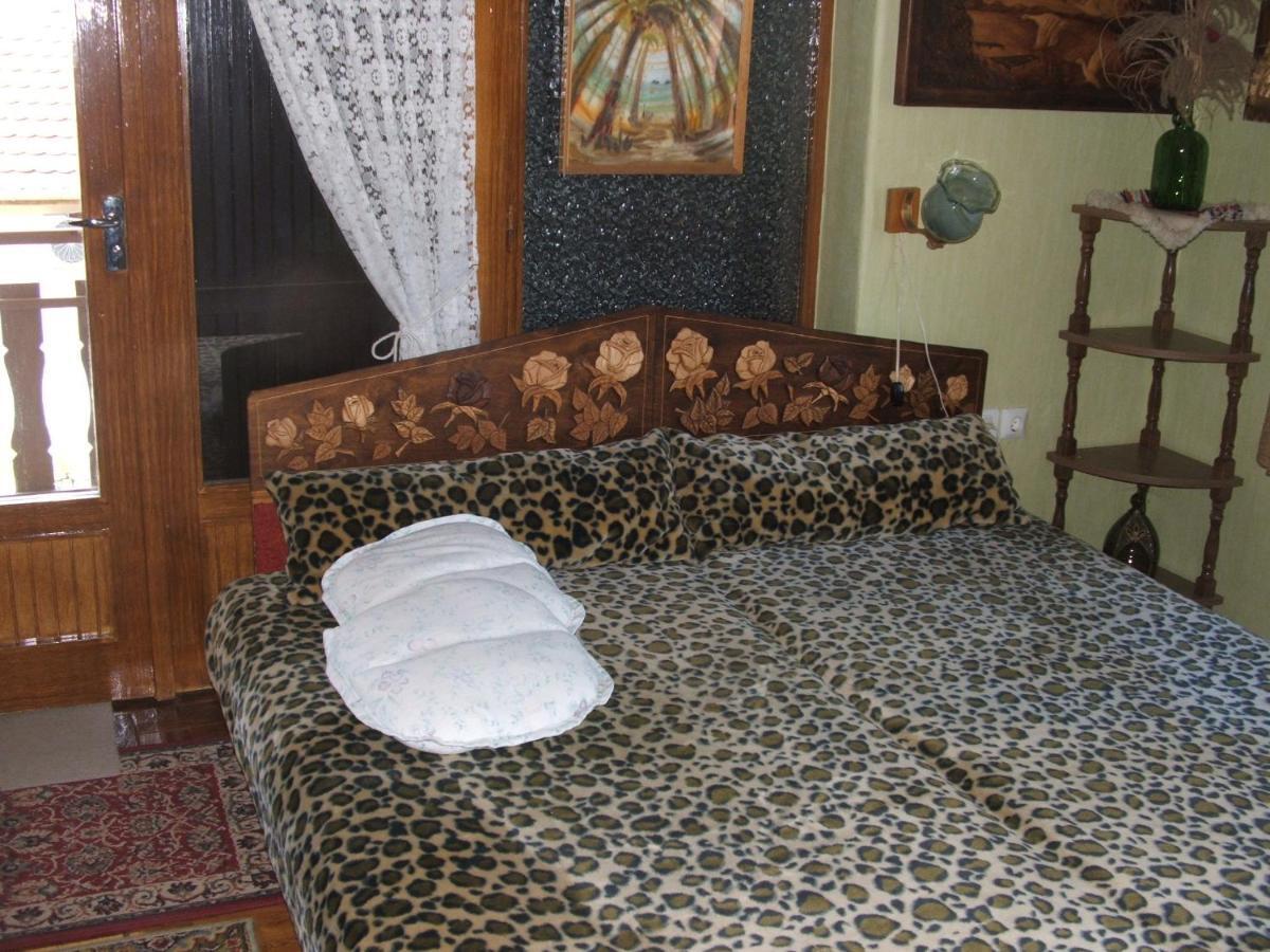 Agancs Vendeghaz Hotell Balatonszárszó Exteriör bild